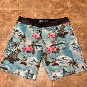 Billabong Black Waistband Light Blue Lined Boardshorts